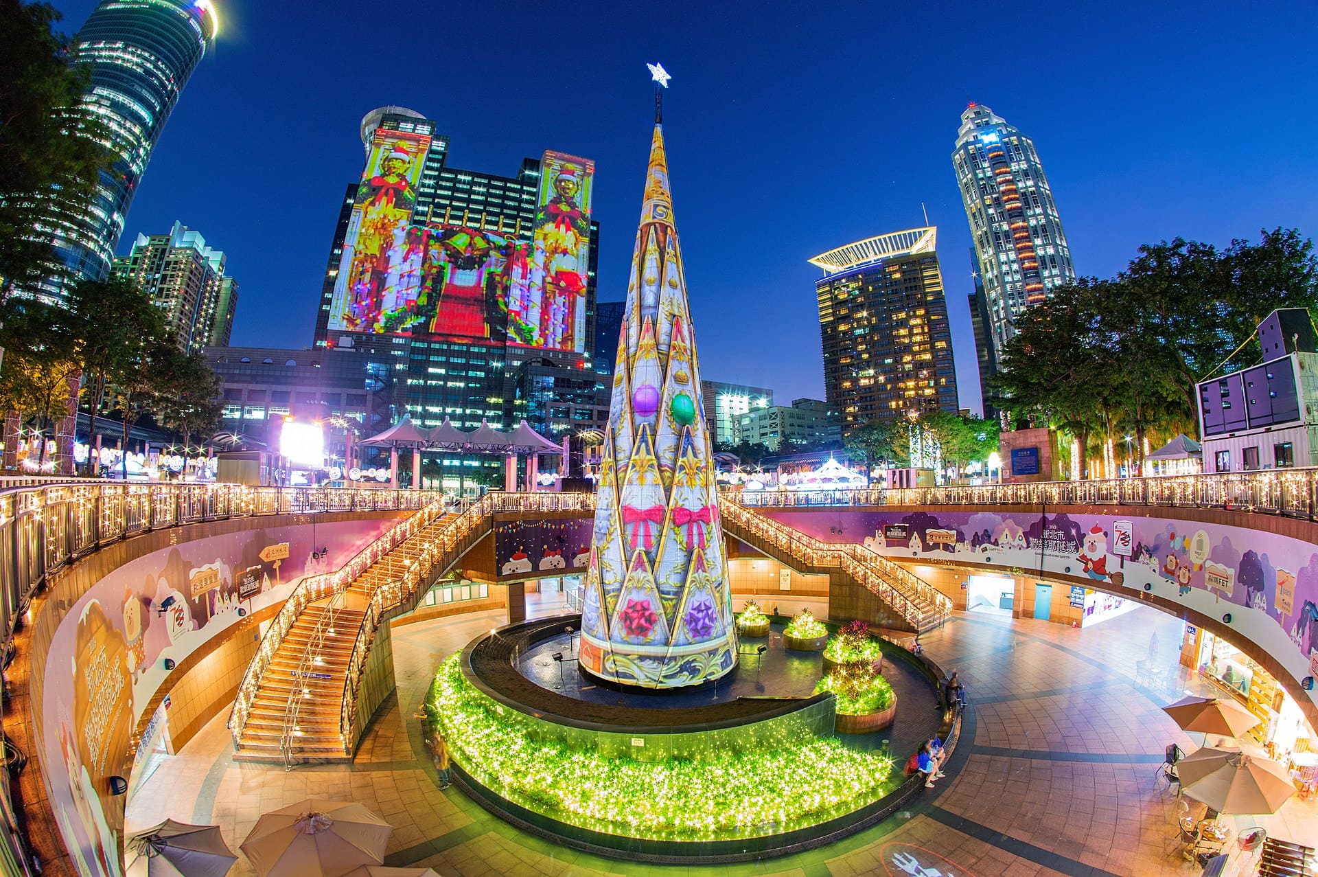 1920px-Christmasland_in_New_Taipei_City_2019